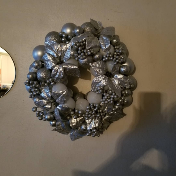 Custom Christmas Wreaths - Picture 5 of 15